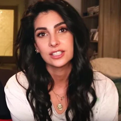 Anna Nooshin